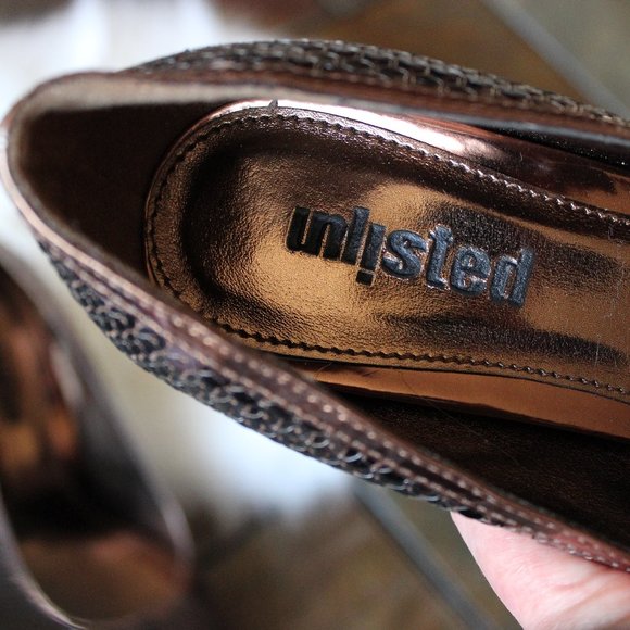 NWT - Unlisted by Kenneth Cole, Bronze Sequin Pump, size 6M - Picture 6 of 7